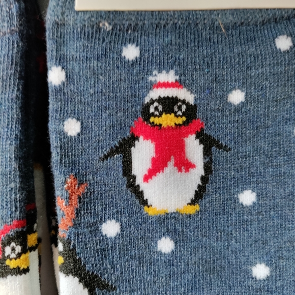 3/$20 Penguin Santa reindeer Christmas snow Funky Socks blue with gift tag - Picture 3 of 9
